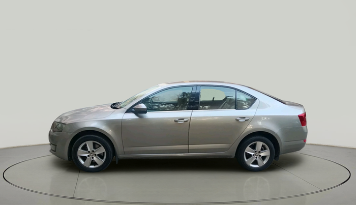 2016 Skoda Octavia AMBITION PLUS AT 1.8 TSI, Petrol, Automatic, 1,29,524 km, exterior