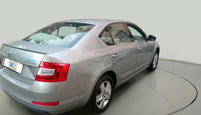 2016 Skoda Octavia AMBITION PLUS AT 1.8 TSI, Petrol, Automatic, 1,29,524 km, exterior
