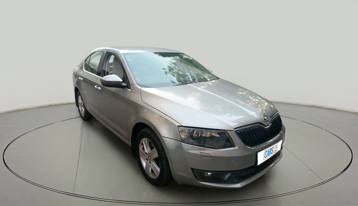 2016 Skoda Octavia AMBITION PLUS AT 1.8 TSI, Petrol, Automatic, 1,29,524 km, exterior