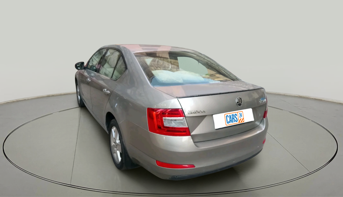 2016 Skoda Octavia AMBITION PLUS AT 1.8 TSI, Petrol, Automatic, 1,29,524 km, exterior