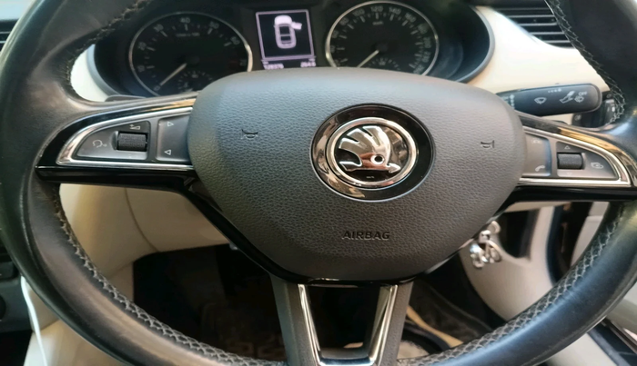 2016 Skoda Octavia AMBITION PLUS AT 1.8 TSI, Petrol, Automatic, 1,29,524 km, interior