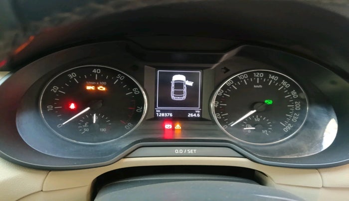 2016 Skoda Octavia AMBITION PLUS AT 1.8 TSI, Petrol, Automatic, 1,29,524 km, interior