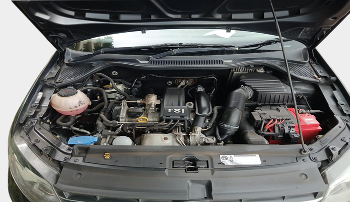 2017 Volkswagen Vento 1.2 TSI HIGHLINE PLUS AT, Petrol, Automatic, 65,384 km, exterior