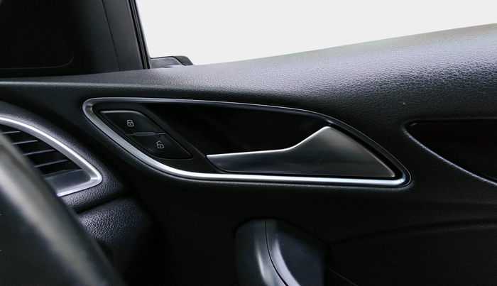 2014 Audi Q3 2.0 TDI QUATTRO, Diesel, Automatic, 1,17,177 km, interior