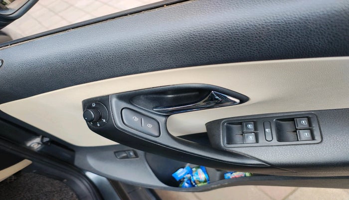 2017 Skoda Rapid STYLE 1.6 MPI AT, Petrol, Automatic, 45,233 km, interior