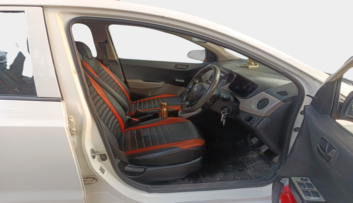 2016 Hyundai Xcent S 1.1 CRDI, Diesel, Manual, 1,10,120 km, interior