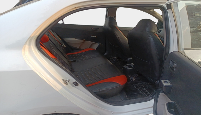 2016 Hyundai Xcent S 1.1 CRDI, Diesel, Manual, 1,10,120 km, interior