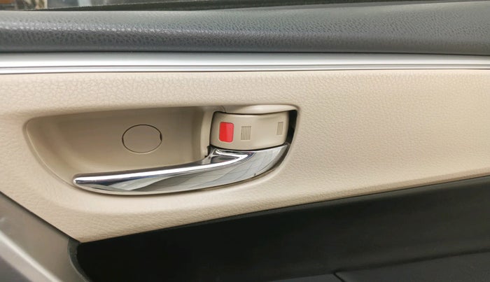 2015 Toyota Corolla Altis VL CVT PETROL, Petrol, Automatic, 9,537 km, interior