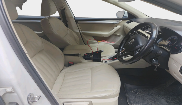 2018 Skoda Octavia 2.0 TDI CR STYLE AT, Diesel, Automatic, 1,25,927 km, interior