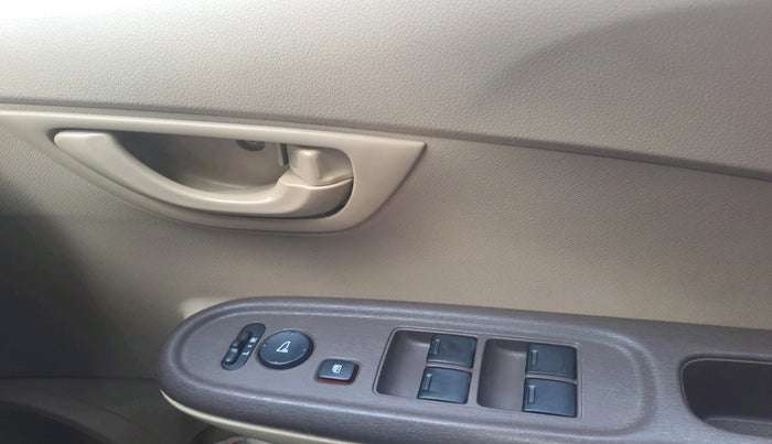 2013 Honda Amaze 1.5L I-DTEC S, Diesel, Manual, 88,759 km, interior