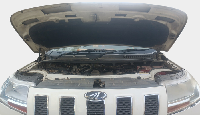 2015 Mahindra TUV300 T8, Diesel, Manual, 1,14,630 km, exterior