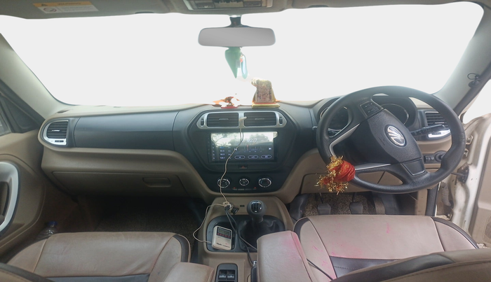 2015 Mahindra TUV300 T8, Diesel, Manual, 1,14,630 km, interior