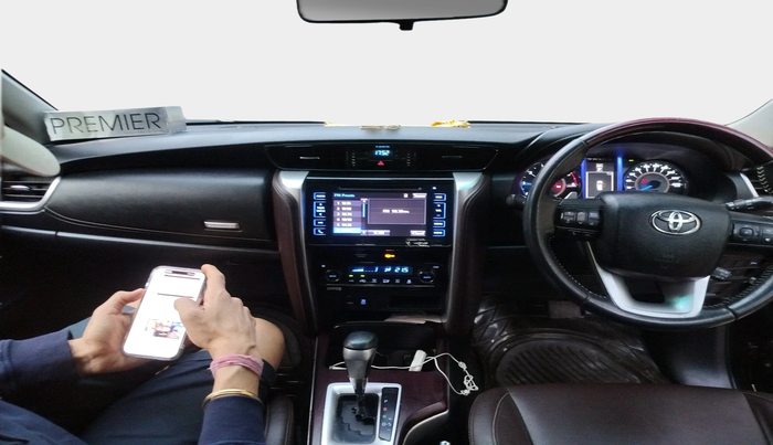 2017 Toyota Fortuner 2.8 4X2 AT, Diesel, Automatic, 88,091 km, interior