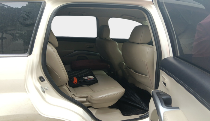 2011 Mitsubishi Outlander 2.4 MIVEC, Petrol, Automatic, 99,210 km, interior