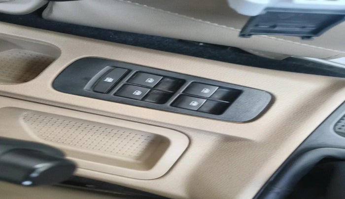 2024 Mahindra BOLERO NEO N 4, Diesel, Manual, 8,939 km, interior