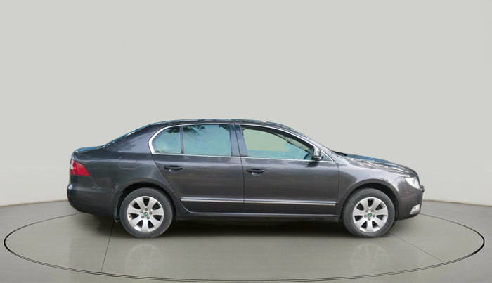 2011 Skoda Superb ELEGANCE 2.0 TDI CR AT, Diesel, Automatic, 1,25,150 km, exterior