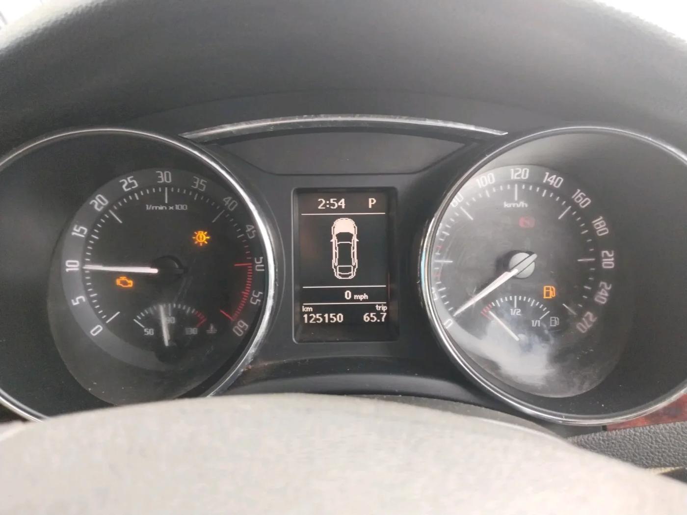 2011 Skoda Superb ELEGANCE 2.0 TDI CR AT, Diesel, Automatic, 1,25,150 km, interior