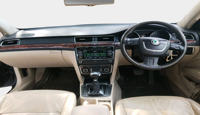 2011 Skoda Superb ELEGANCE 2.0 TDI CR AT, Diesel, Automatic, 1,25,150 km, interior