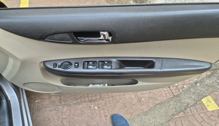 2013 Hyundai i20 SPORTZ 1.2, Petrol, Manual, 1,02,776 km, interior