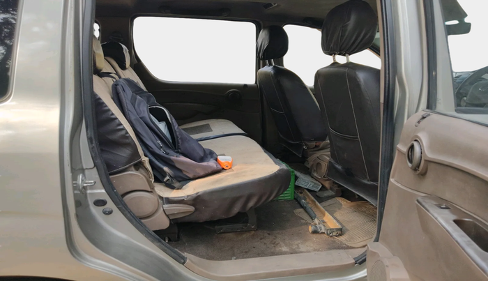 2013 Mahindra Xylo D4, Diesel, Manual, 2,41,360 km, interior