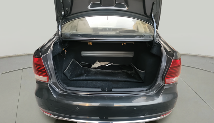 2016 Volkswagen Vento HIGHLINE 1.5 AT, Diesel, Automatic, 1,12,383 km, exterior