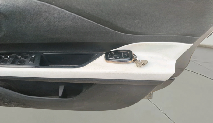 2024 Tata PUNCH ACCOMPLISHED DAZZLE SUNROOF CNG MT, Petrol, Manual, 15,750 km, interior