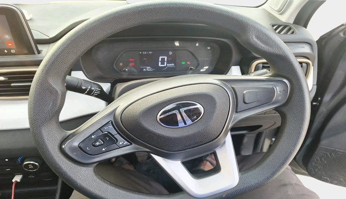 2024 Tata PUNCH ACCOMPLISHED DAZZLE SUNROOF CNG MT, Petrol, Manual, 15,750 km, interior