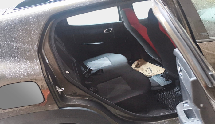 2020 Renault Kwid RXT 1.0 (O), Petrol, Manual, 9,513 km, interior