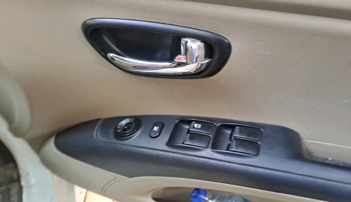 2011 Hyundai i10 SPORTZ 1.2, Petrol, Manual, 71,502 km, interior