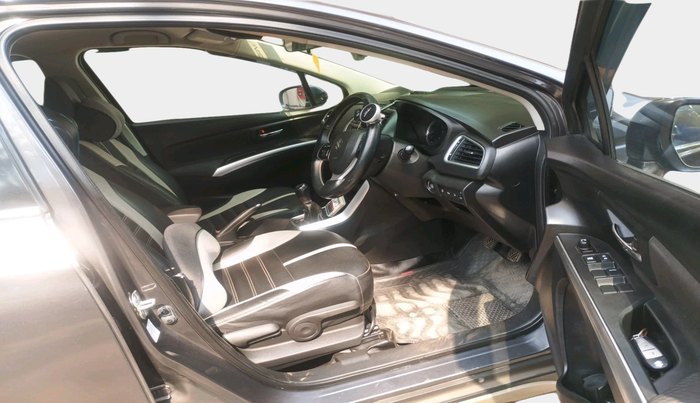 2018 Maruti S Cross ZETA 1.3, Diesel, Manual, 86,342 km, interior