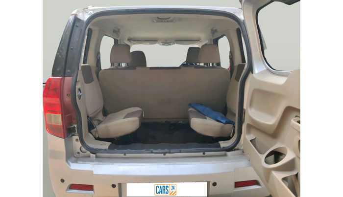 2016 Mahindra TUV300 T8 AMT, Diesel, Automatic, 4,30,000 km, exterior