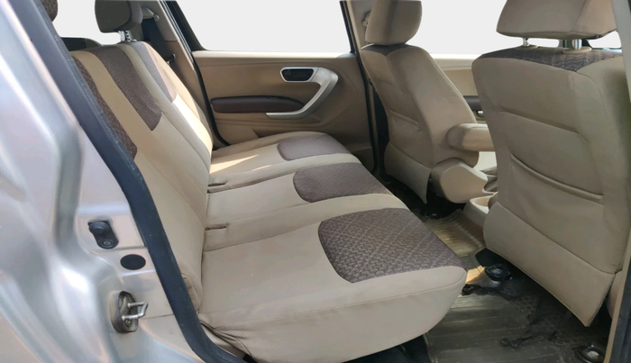 2016 Mahindra TUV300 T8 AMT, Diesel, Automatic, 4,30,000 km, interior