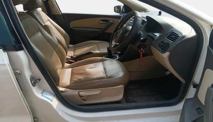 2011 Volkswagen Vento HIGHLINE 1.6 MPI, Petrol, Manual, 64,183 km, interior