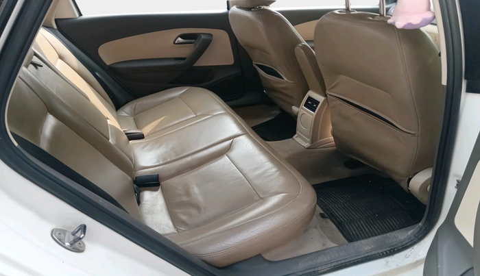 2011 Volkswagen Vento HIGHLINE 1.6 MPI, Petrol, Manual, 64,183 km, interior