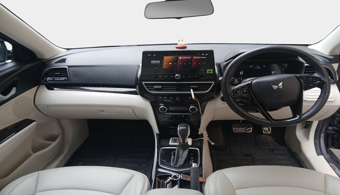 2024 Mahindra XUV 3XO AX5 1.2 L TCMPFI AT, Petrol, Automatic, 13,065 km, interior