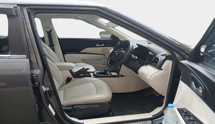 2024 Mahindra XUV 3XO AX5 1.2 L TCMPFI AT, Petrol, Automatic, 13,065 km, interior