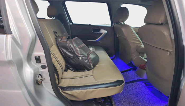 2015 Mahindra TUV300 T8, Diesel, Manual, 1,07,977 km, interior