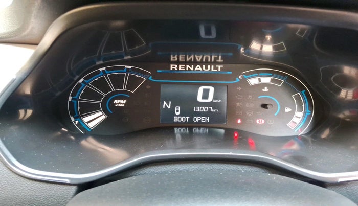 2022 Renault TRIBER RXZ AMT, Petrol, Automatic, 13,007 km, interior