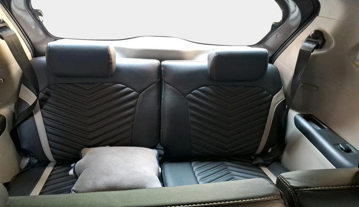 2022 Renault TRIBER RXZ AMT, Petrol, Automatic, 13,007 km, interior