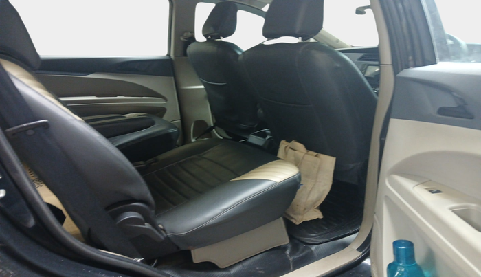 2019 Mahindra MARAZZO M2 7STR, Diesel, Manual, 83,004 km, interior