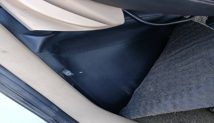 2012 Ford Fiesta TITANIUM DIESEL, Diesel, Manual, 1,45,574 km, interior