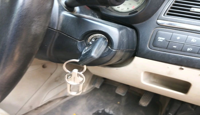 2013 Fiat Linea DYNAMIC 1.4 L T JET, Petrol, Manual, 70,000 km, interior