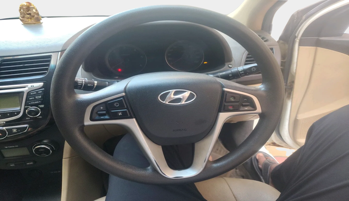 2011 Hyundai Verna FLUIDIC 1.6 CRDI EX, Diesel, Manual, 57,936 km, interior