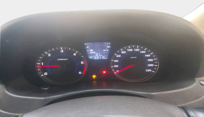 2011 Hyundai Verna FLUIDIC 1.6 CRDI EX, Diesel, Manual, 57,936 km, interior