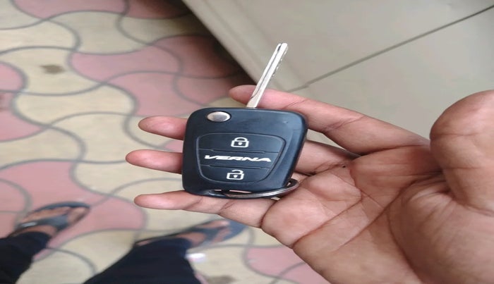 2011 Hyundai Verna FLUIDIC 1.6 CRDI EX, Diesel, Manual, 57,936 km, interior