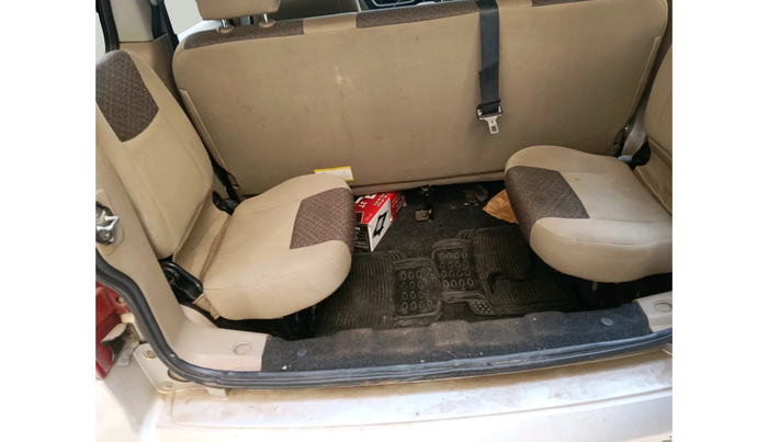 2016 Mahindra TUV300 T8, Diesel, Manual, 1,36,123 km, interior