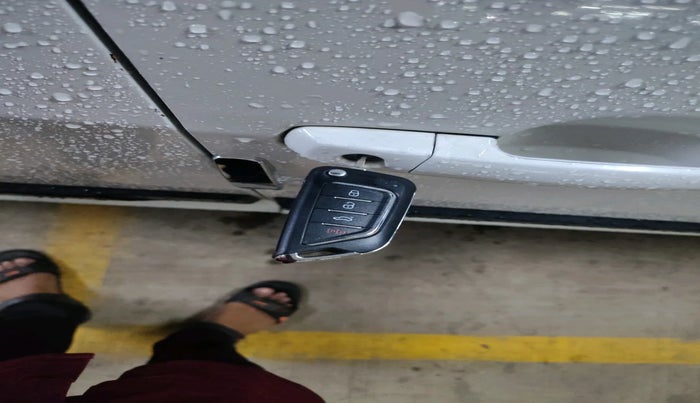 2017 Maruti Ertiga VXI CNG, Petrol, Manual, 1,17,376 km, interior