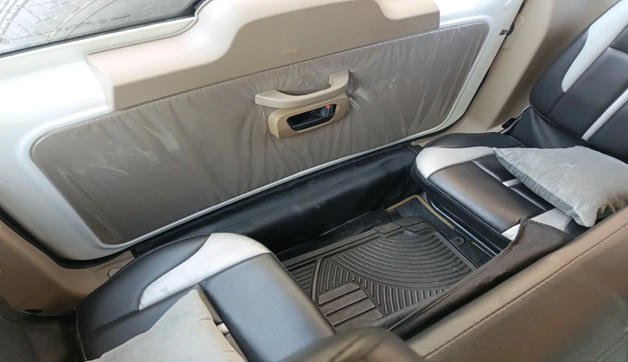 2023 Mahindra BOLERO NEO N10 R, Diesel, Manual, 9,380 km, interior