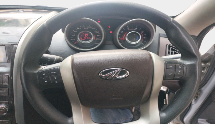 2014 Mahindra XUV500 W6, Diesel, Manual, 70,767 km, interior