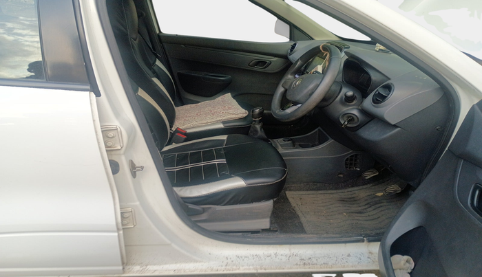 2015 Renault Kwid RXT 0.8, Petrol, Manual, 58,863 km, interior